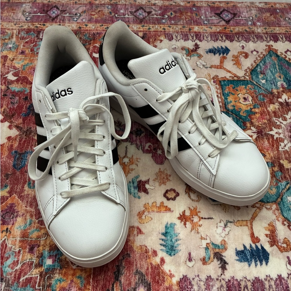 Adidas Women’s Grand Court 2.0 Shoes - Picture 2 of 7